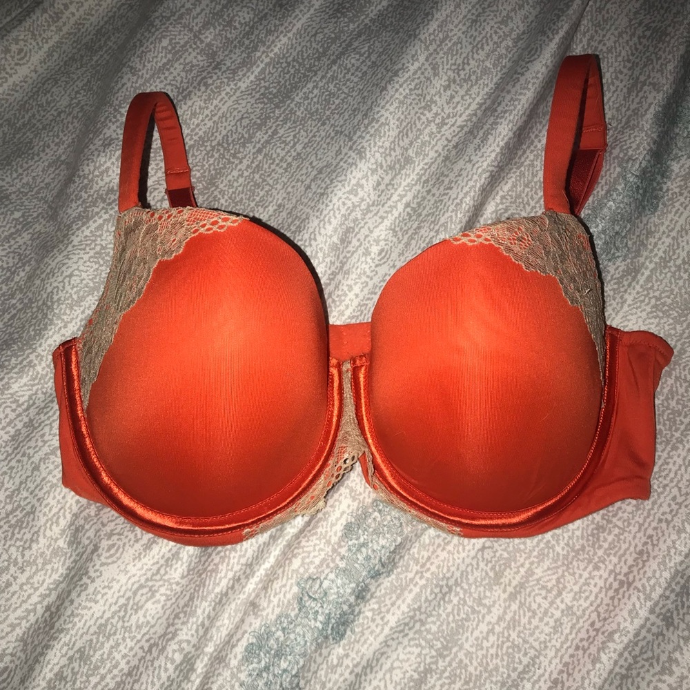 Smooth boost plunge cacique bra